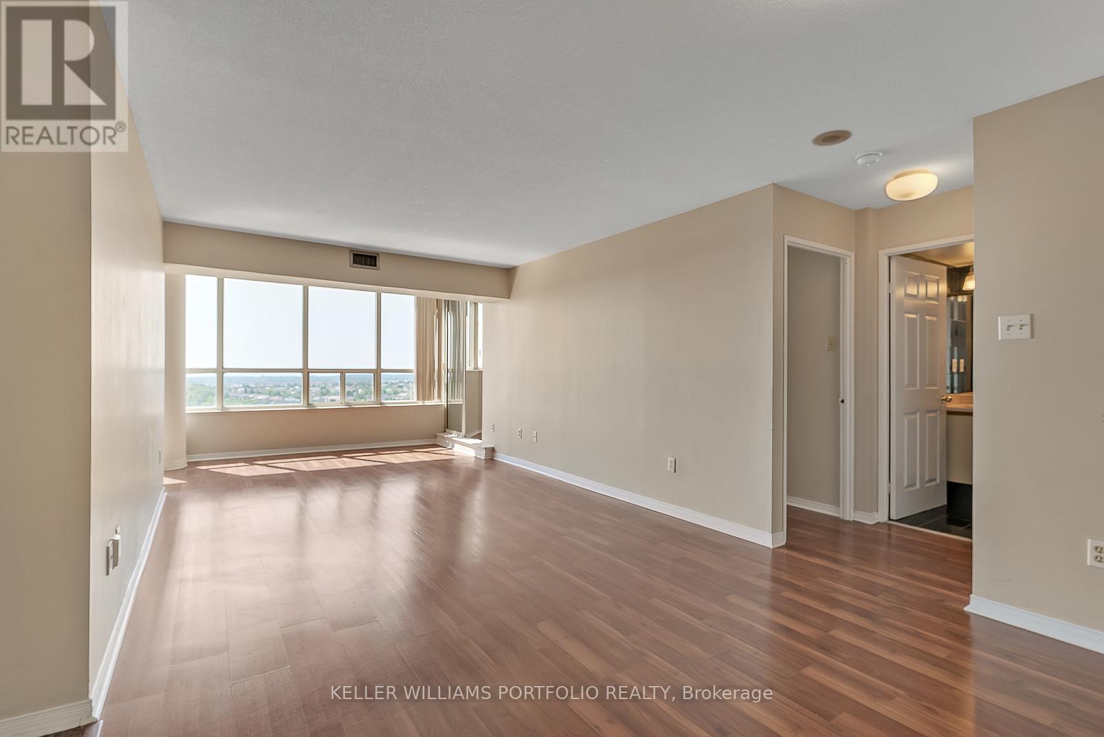 1402 - 400 Webb Drive, Mississauga, Ontario  L5B 3Z7 - Photo 4 - W13512952