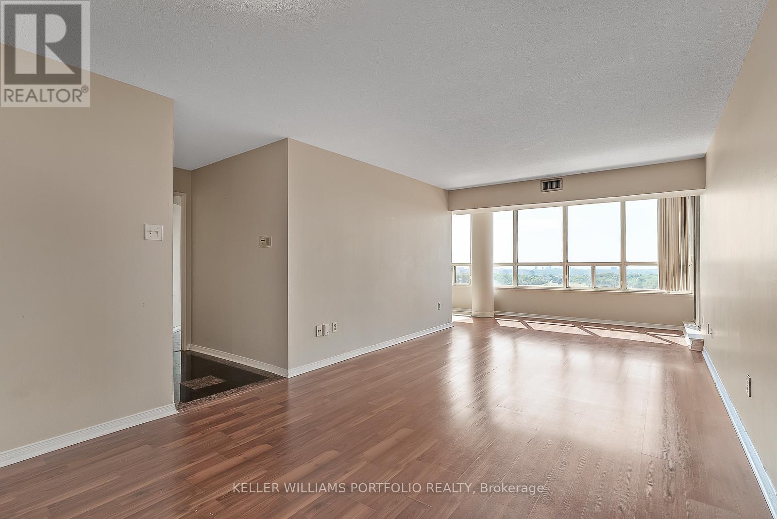 1402 - 400 Webb Drive, Mississauga, Ontario  L5B 3Z7 - Photo 5 - W13512952