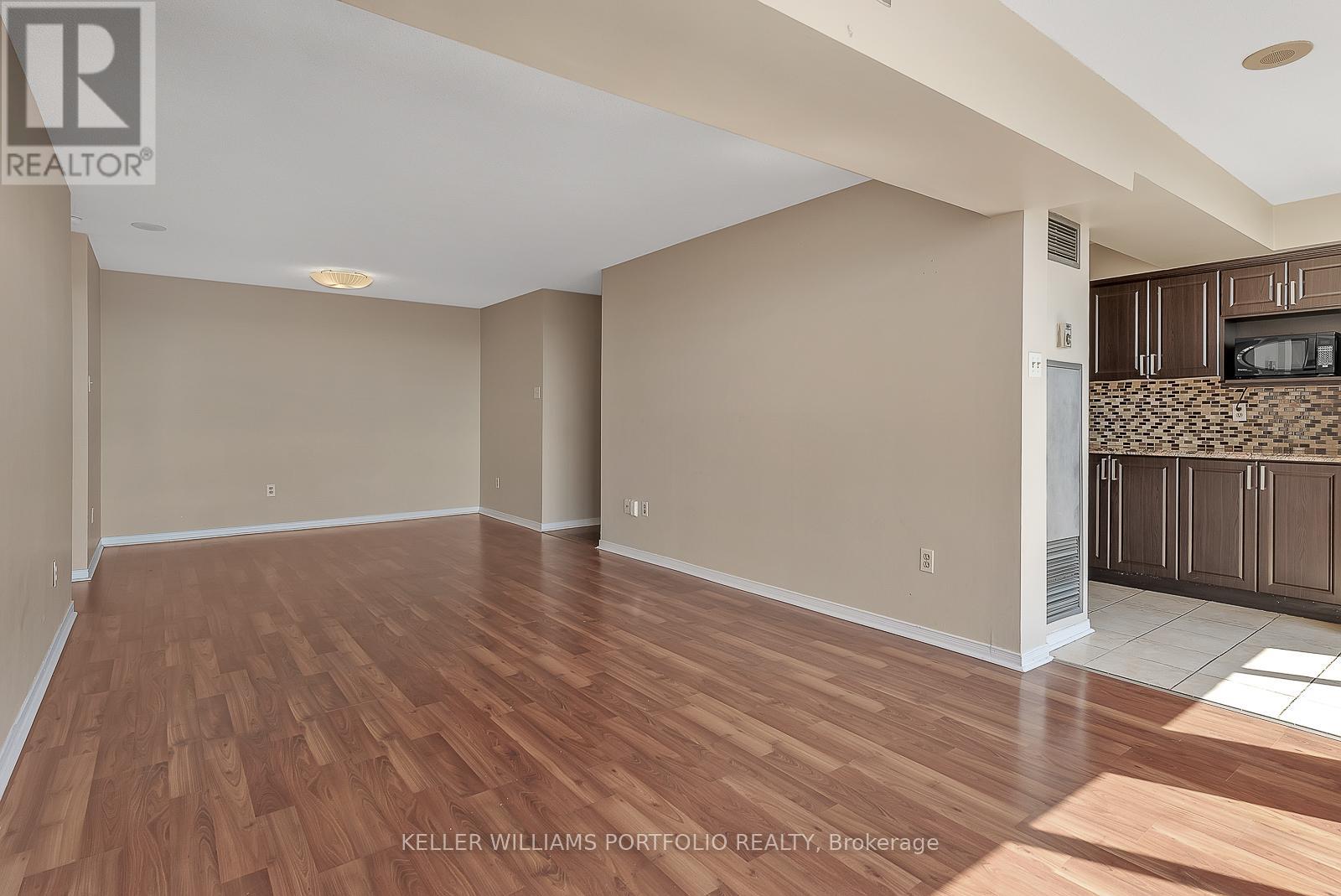 1402 - 400 Webb Drive, Mississauga, Ontario  L5B 3Z7 - Photo 7 - W13512952
