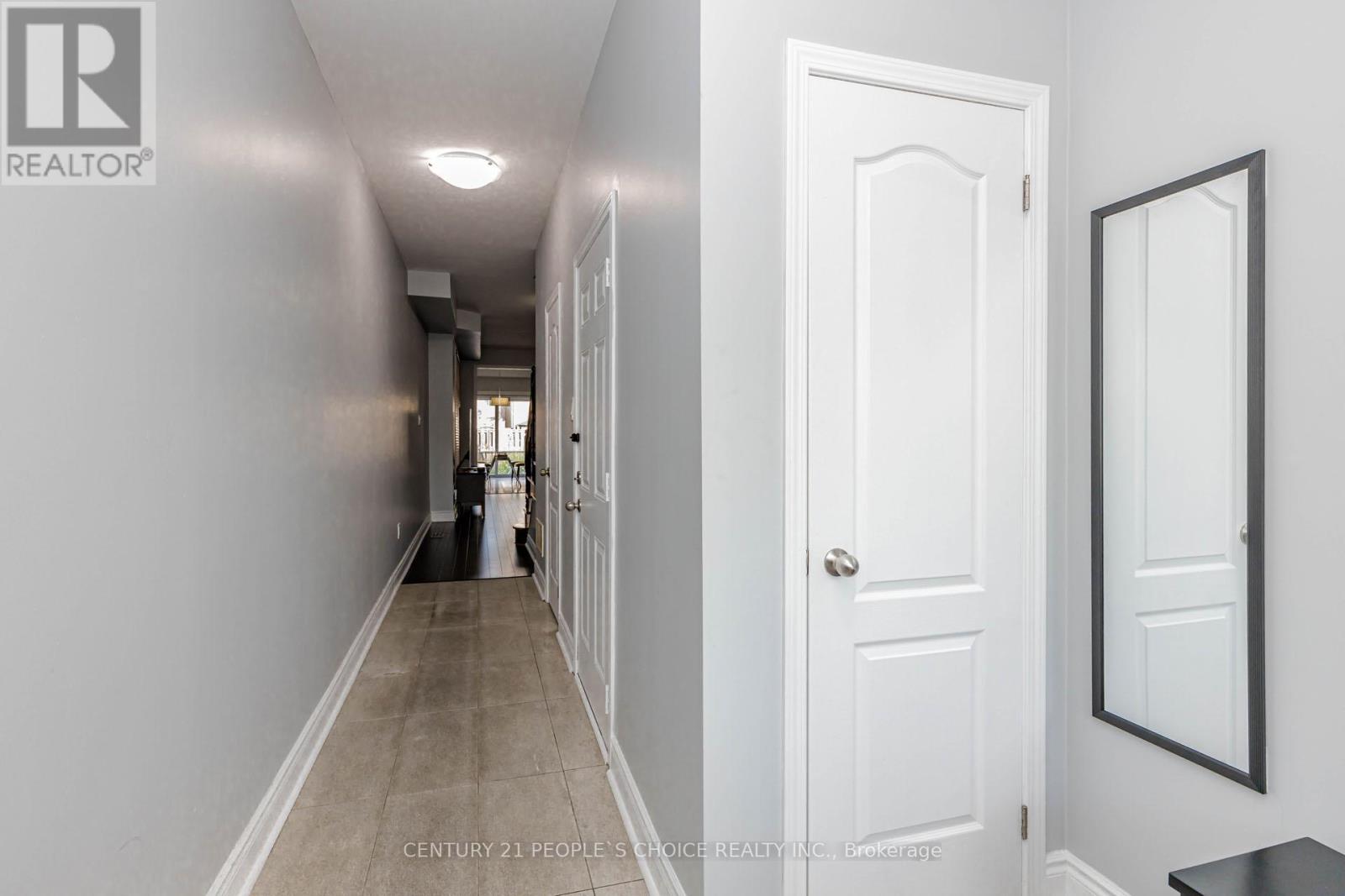 Upper - 973 Francine Crescent, Mississauga, Ontario  L5V 0E2 - Photo 9 - W13512974