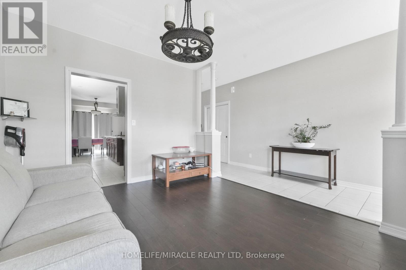 95 Tulip Tree Road, Thorold, Ontario  L2V 0A5 - Photo 5 - X13512828