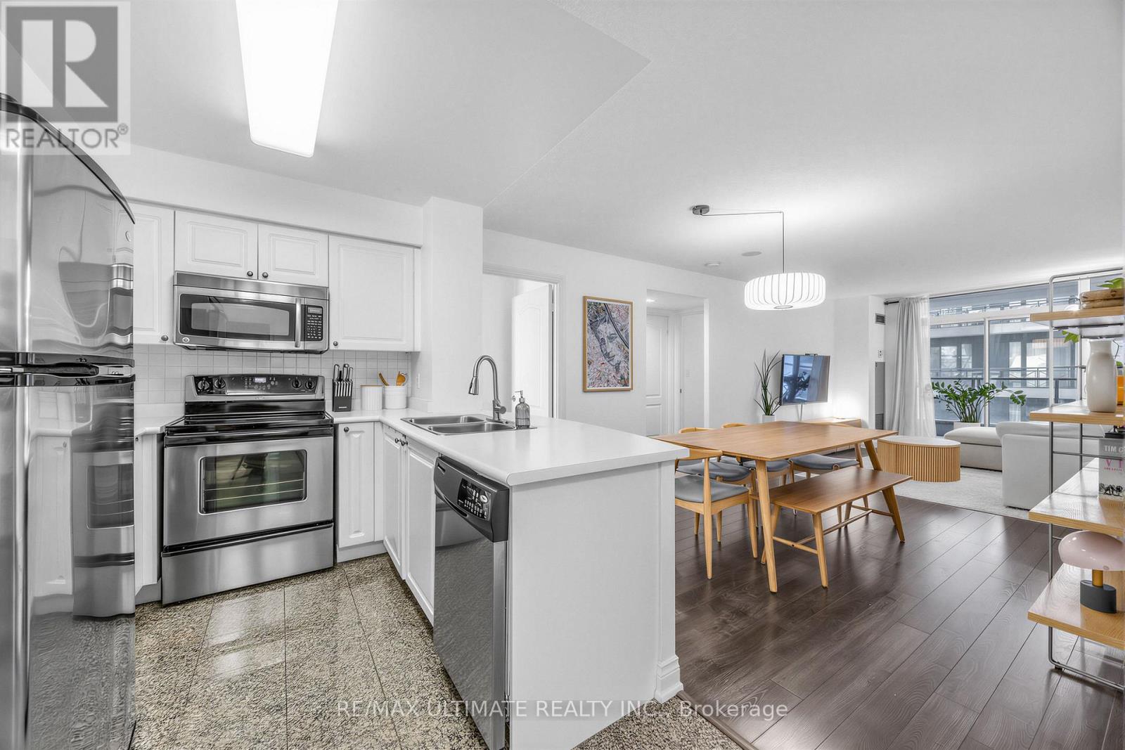 1002 - 30 HAYDEN STREET, Toronto, Ontario