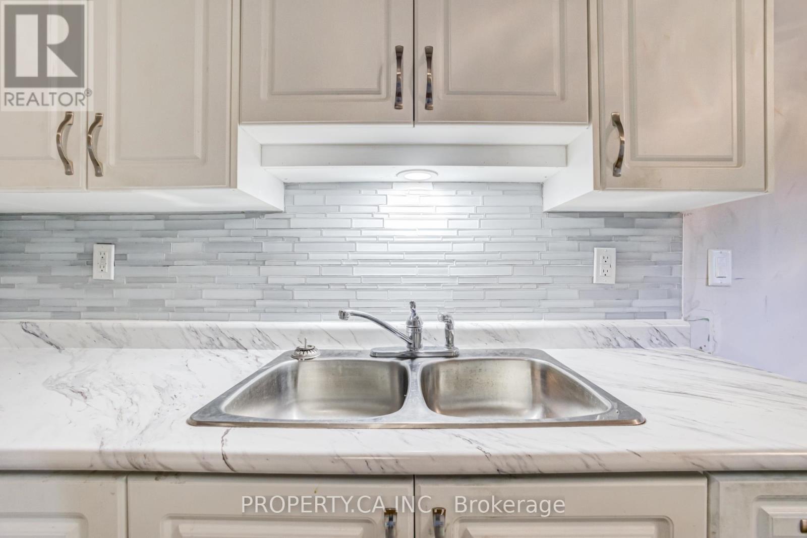 597 Rhodes Avenue, Toronto, Ontario M4J 4X5 - Photo 12 - E13513336