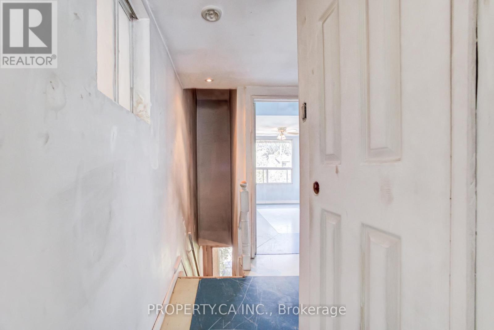 597 Rhodes Avenue, Toronto, Ontario M4J 4X5 - Photo 14 - E13513336