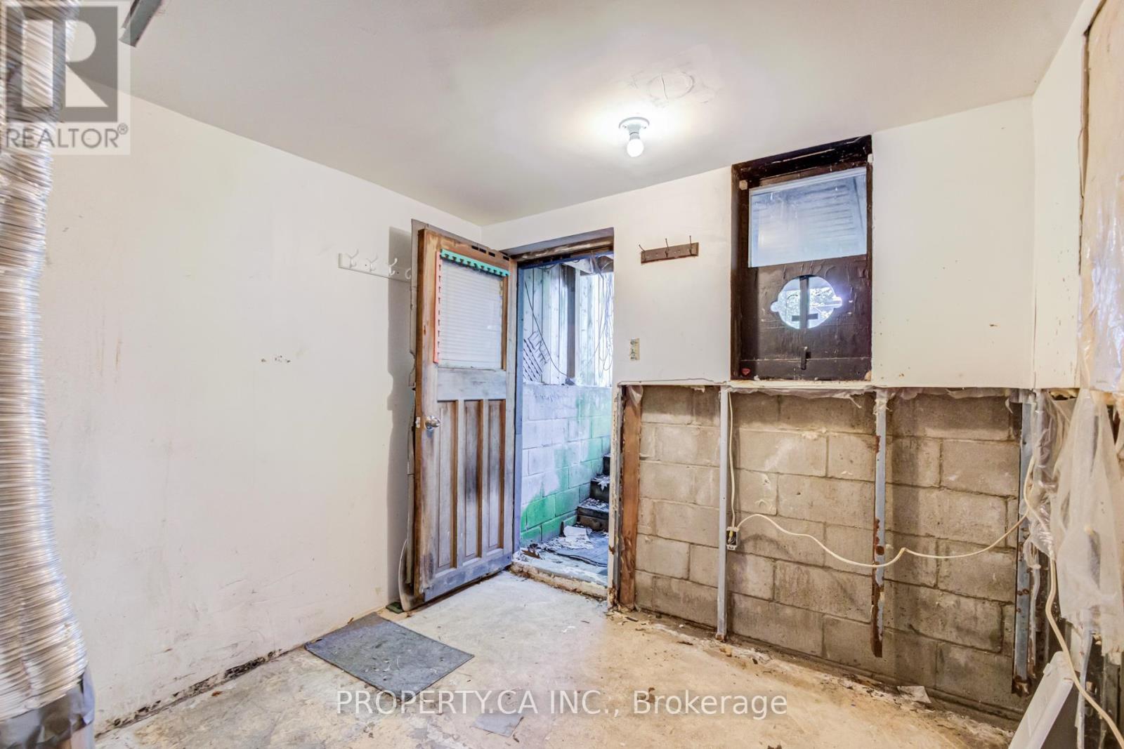 597 Rhodes Avenue, Toronto, Ontario M4J 4X5 - Photo 27 - E13513336