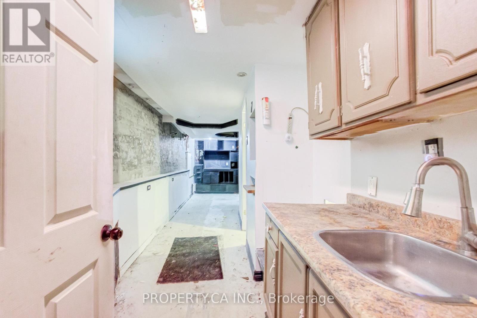 597 Rhodes Avenue, Toronto, Ontario M4J 4X5 - Photo 30 - E13513336