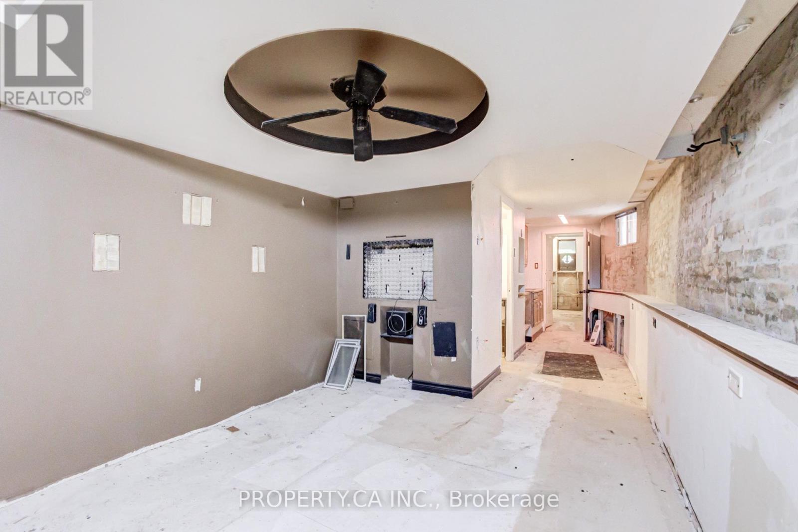 597 Rhodes Avenue, Toronto, Ontario M4J 4X5 - Photo 32 - E13513336