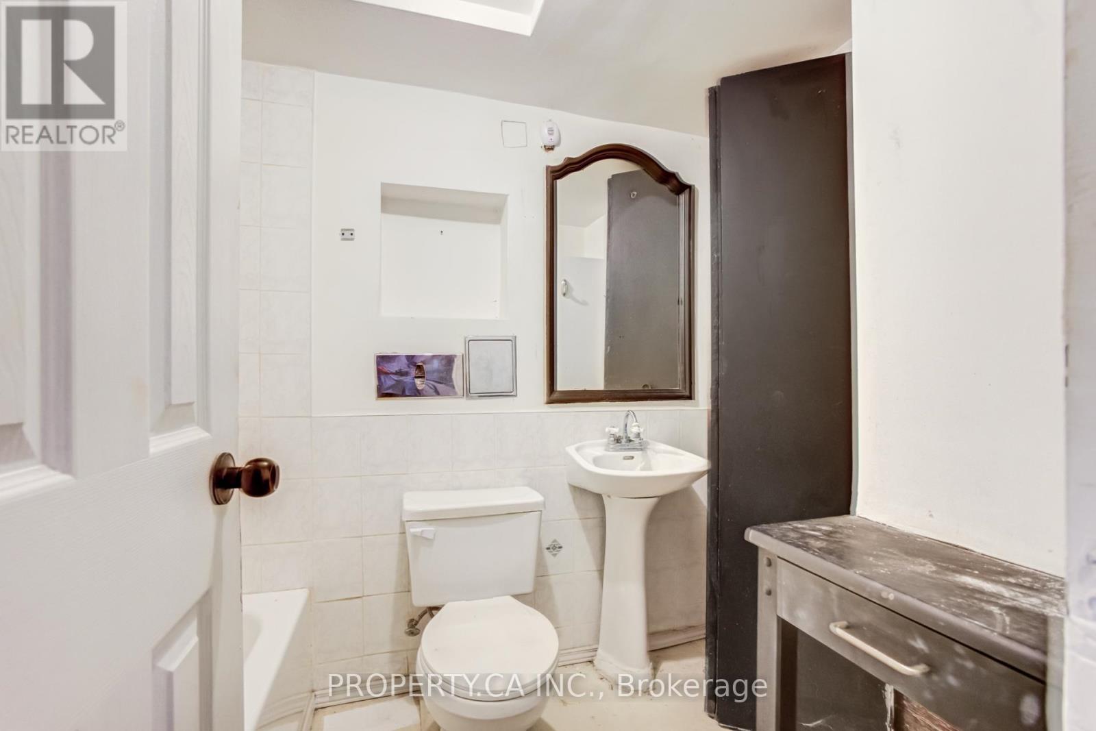 597 Rhodes Avenue, Toronto, Ontario M4J 4X5 - Photo 33 - E13513336