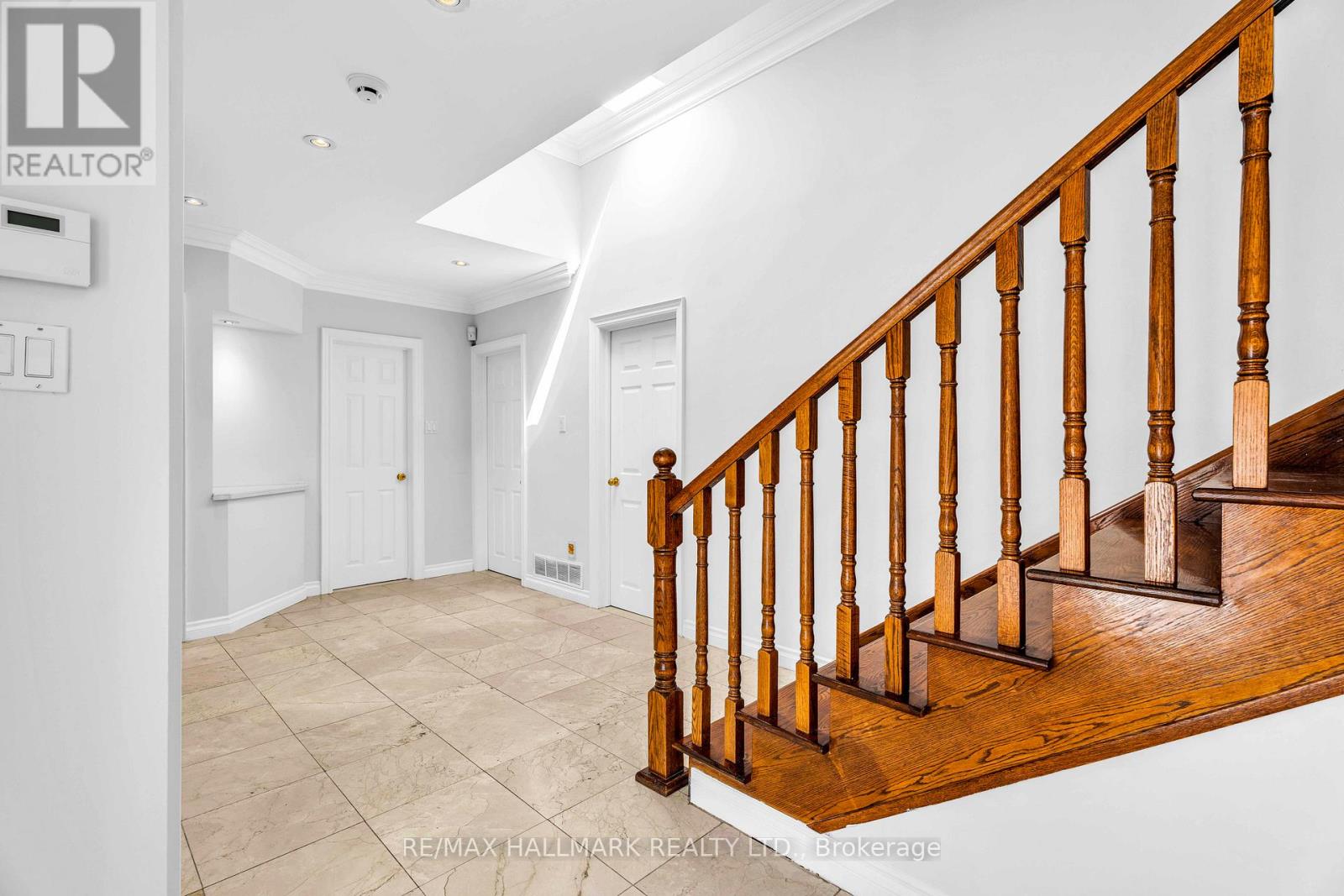 Main - 343 Elmwood Avenue, Richmond Hill, Ontario  L4C 1L7 - Photo 4 - N13513102