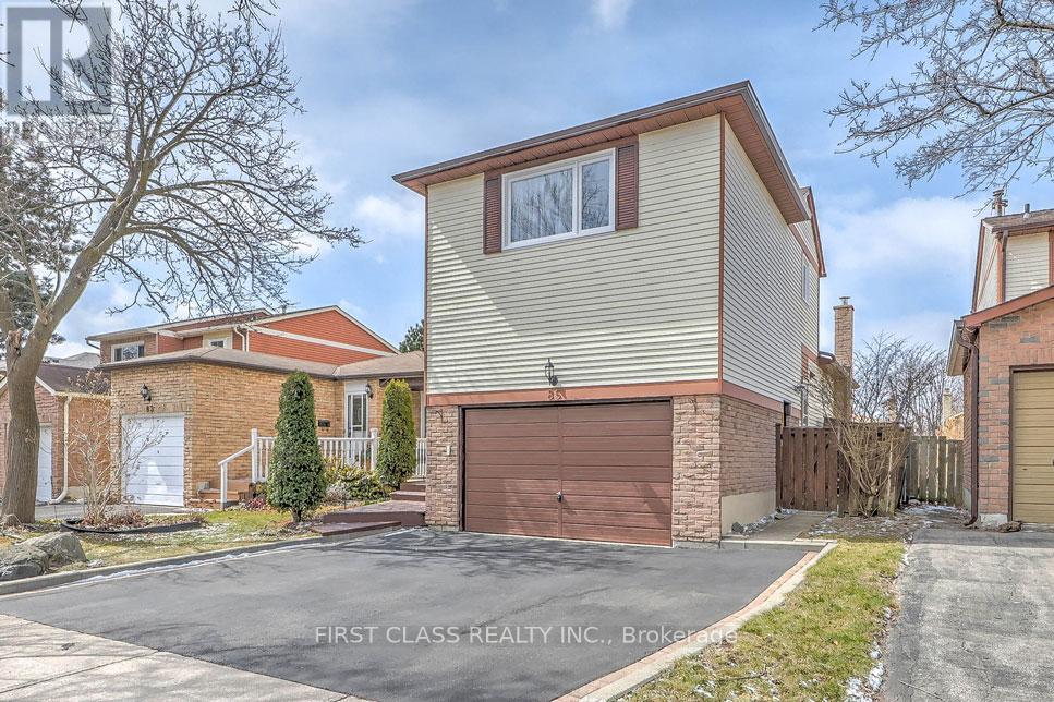 85 Madsen Crescent, Markham, Ontario  L3R 4P2 - Photo 3 - N13513254
