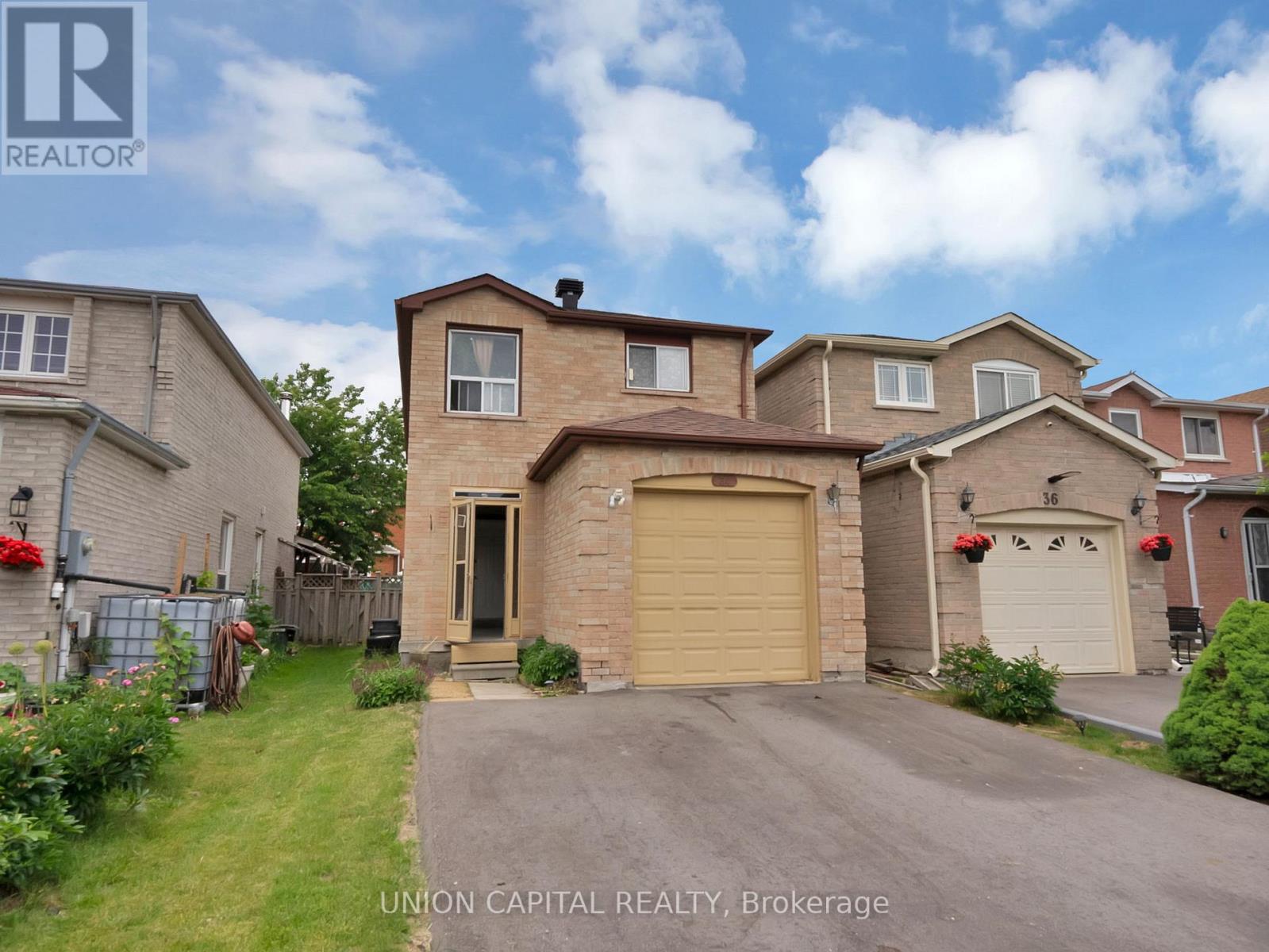 34 TIMBERS CIRCLE, Markham (Milliken Mills East)