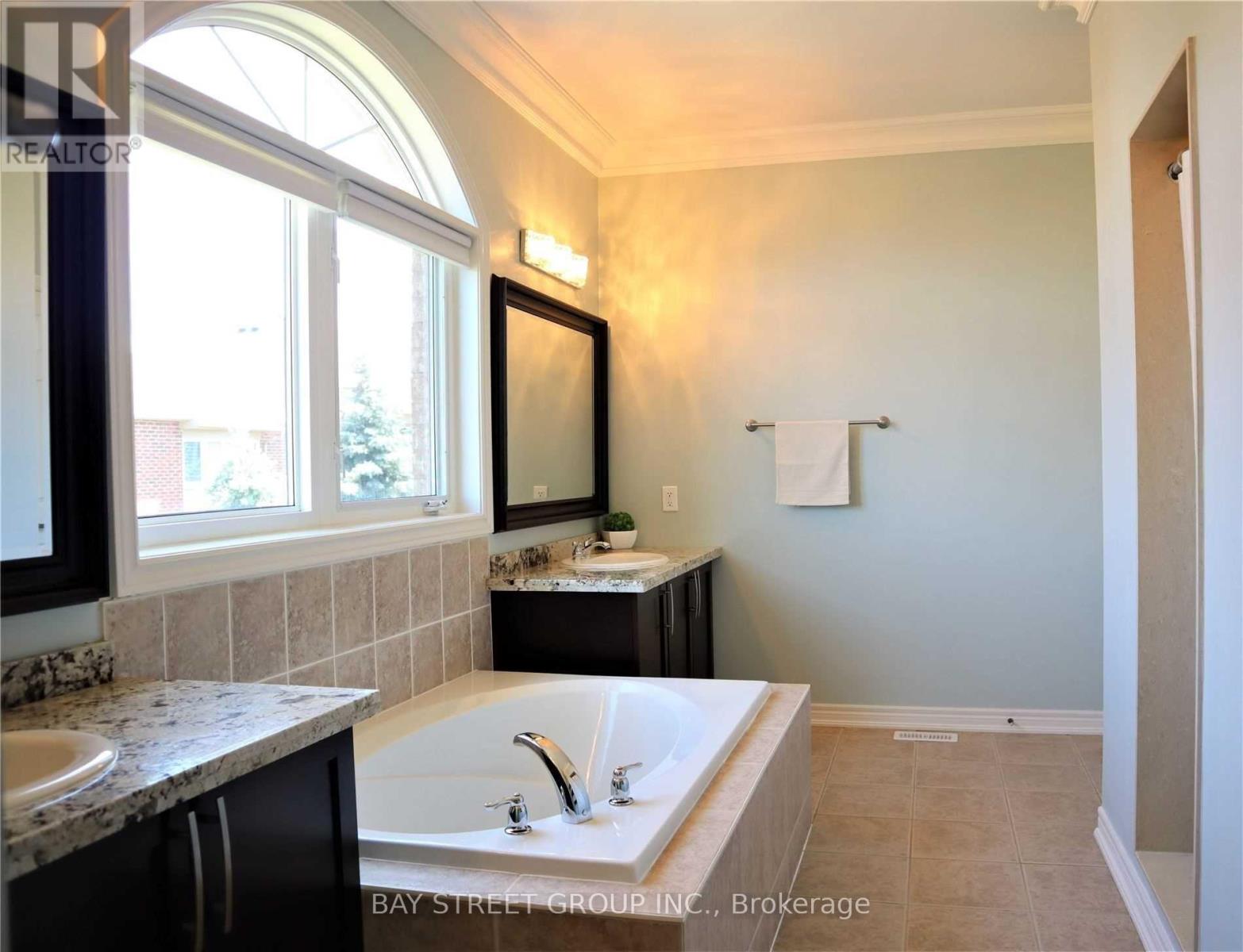 9 Eber Street, Richmond Hill, Ontario  L4E 4X2 - Photo 6 - N13513464