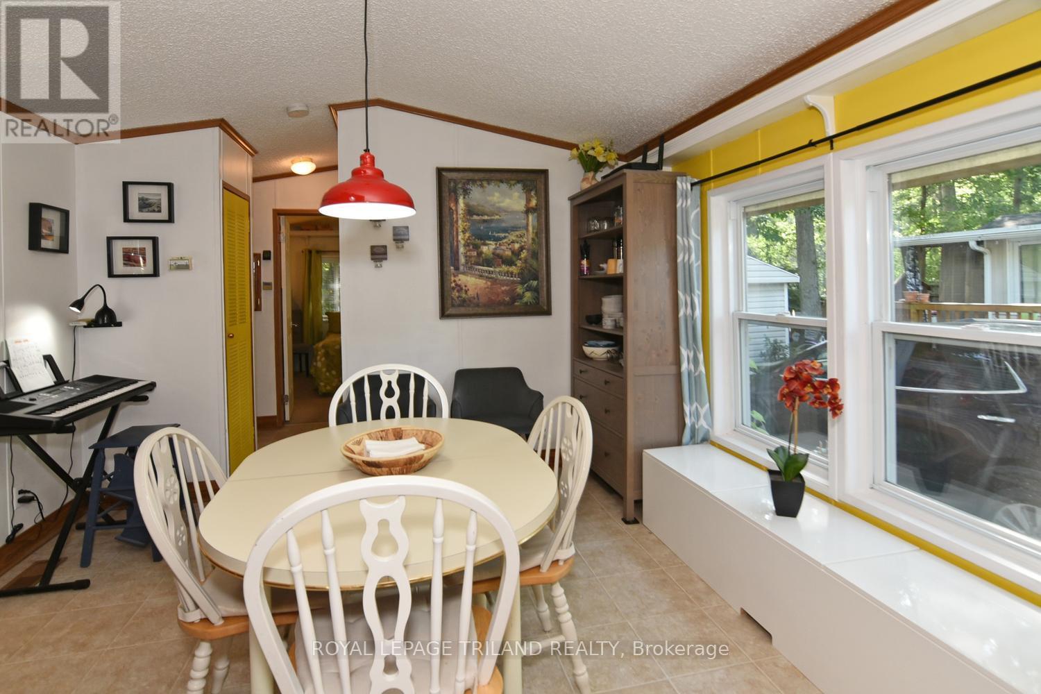 B11 - 9910 Northville Crescent, Lambton Shores, Ontario  N0M 2N0 - Photo 13 - X13513594