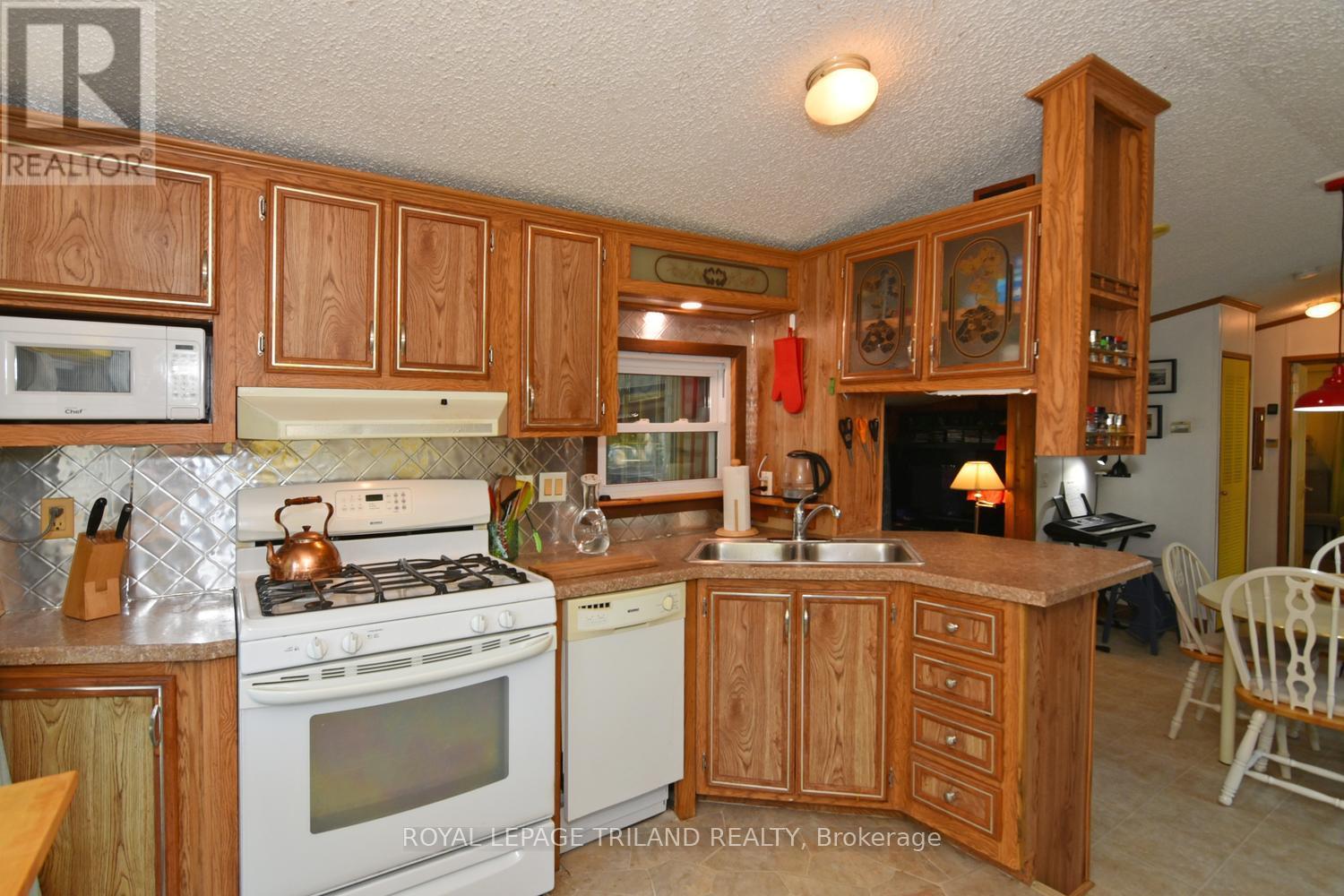 B11 - 9910 Northville Crescent, Lambton Shores, Ontario  N0M 2N0 - Photo 16 - X13513594