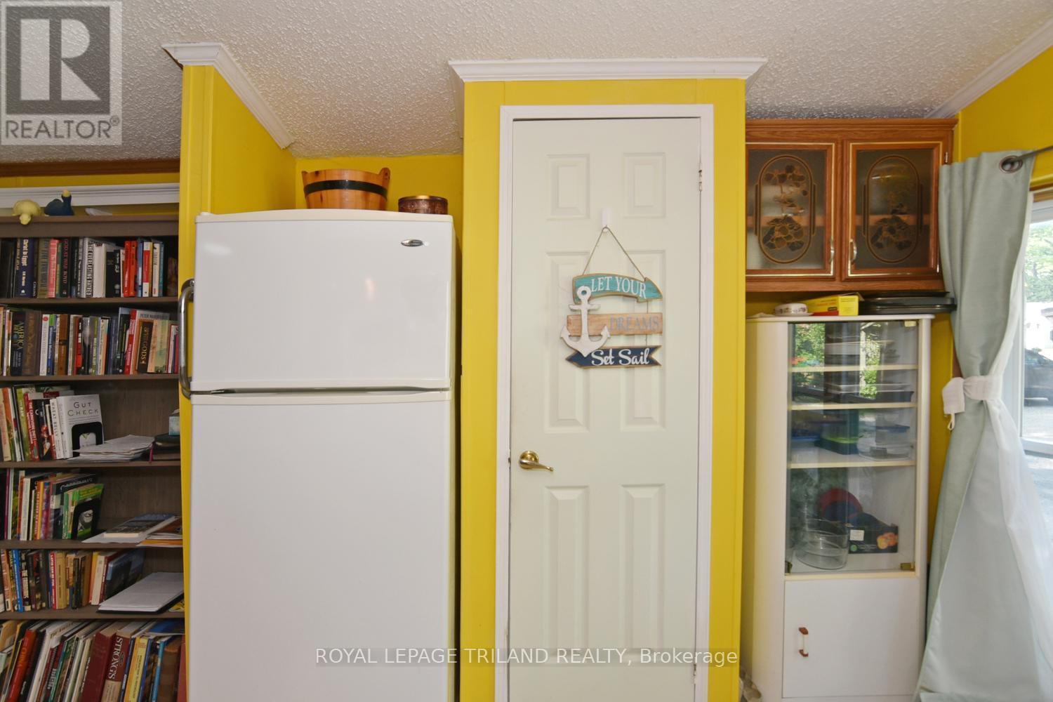 B11 - 9910 Northville Crescent, Lambton Shores, Ontario  N0M 2N0 - Photo 17 - X13513594