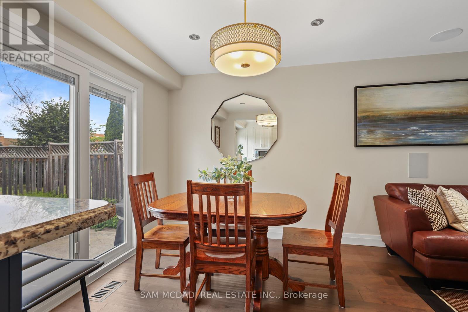 1541 Cuthbert Avenue, Mississauga, Ontario  L5M 3R6 - Photo 16 - W13513022