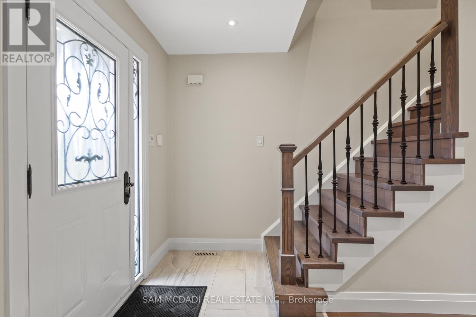 1541 Cuthbert Avenue, Mississauga, Ontario  L5M 3R6 - Photo 18 - W13513022