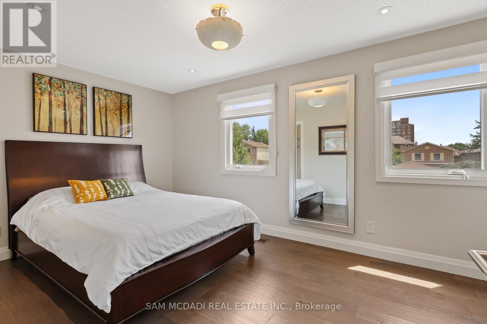 1541 Cuthbert Avenue, Mississauga, Ontario  L5M 3R6 - Photo 19 - W13513022