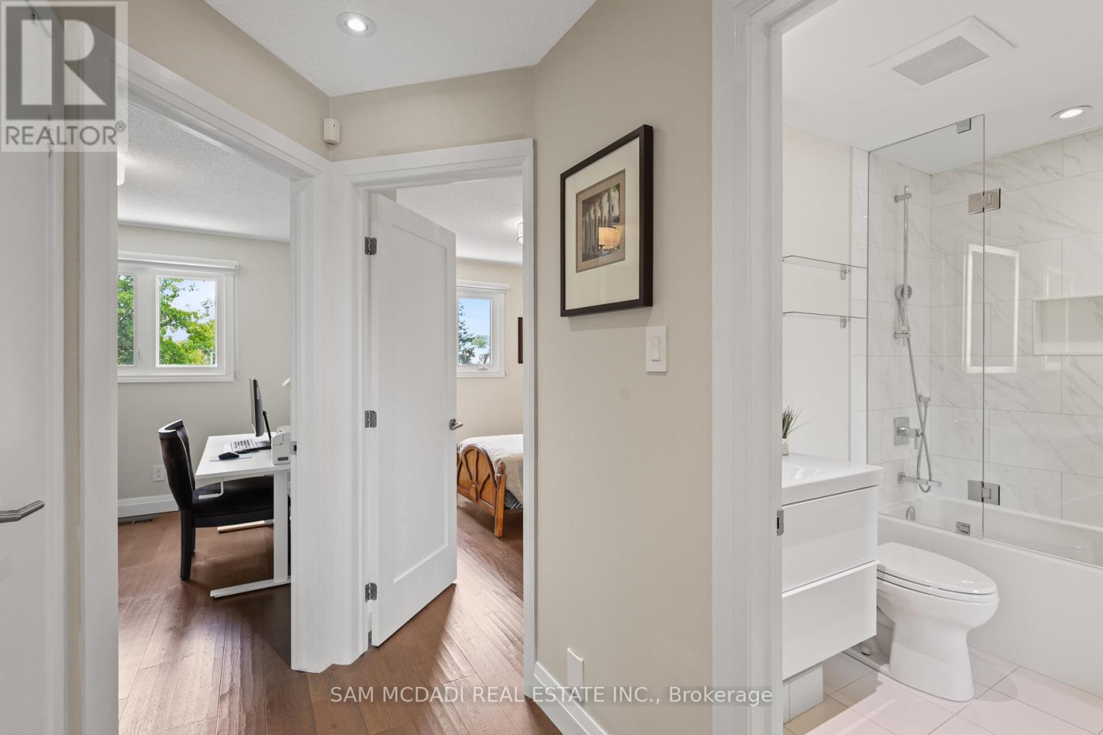 1541 Cuthbert Avenue, Mississauga, Ontario  L5M 3R6 - Photo 23 - W13513022