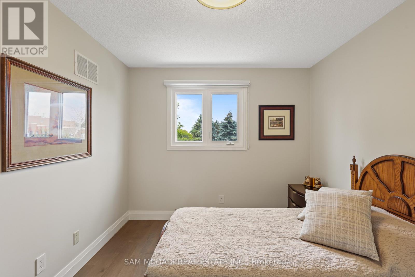 1541 Cuthbert Avenue, Mississauga, Ontario  L5M 3R6 - Photo 24 - W13513022