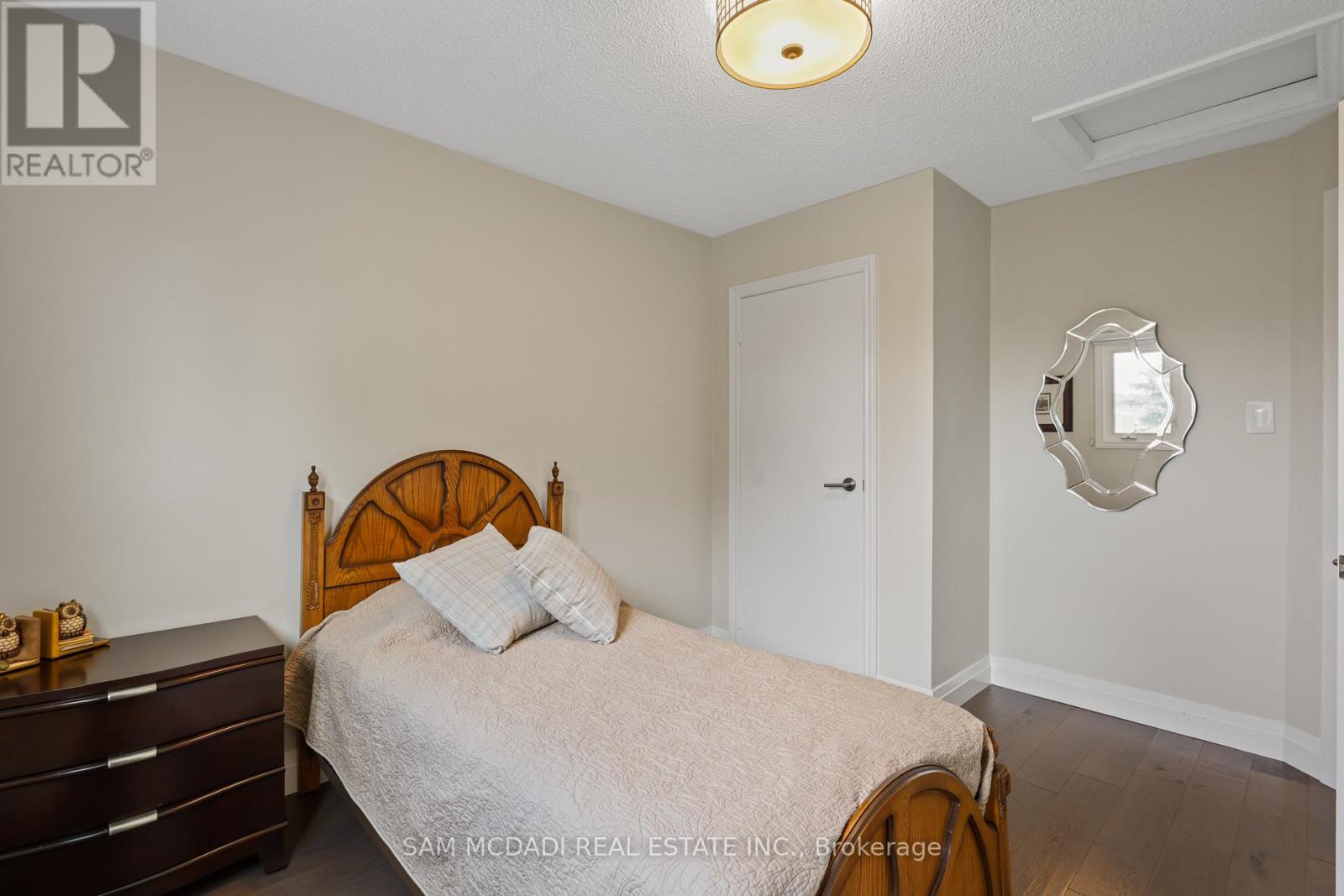 1541 Cuthbert Avenue, Mississauga, Ontario  L5M 3R6 - Photo 25 - W13513022