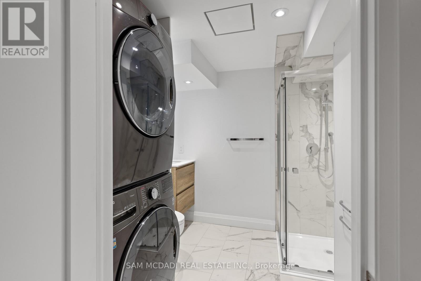 1541 Cuthbert Avenue, Mississauga, Ontario  L5M 3R6 - Photo 36 - W13513022