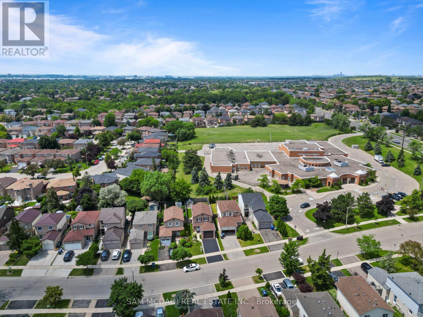 1541 Cuthbert Avenue, Mississauga, Ontario  L5M 3R6 - Photo 42 - W13513022