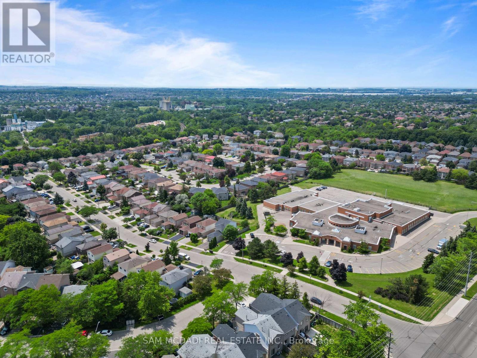 1541 Cuthbert Avenue, Mississauga, Ontario  L5M 3R6 - Photo 43 - W13513022
