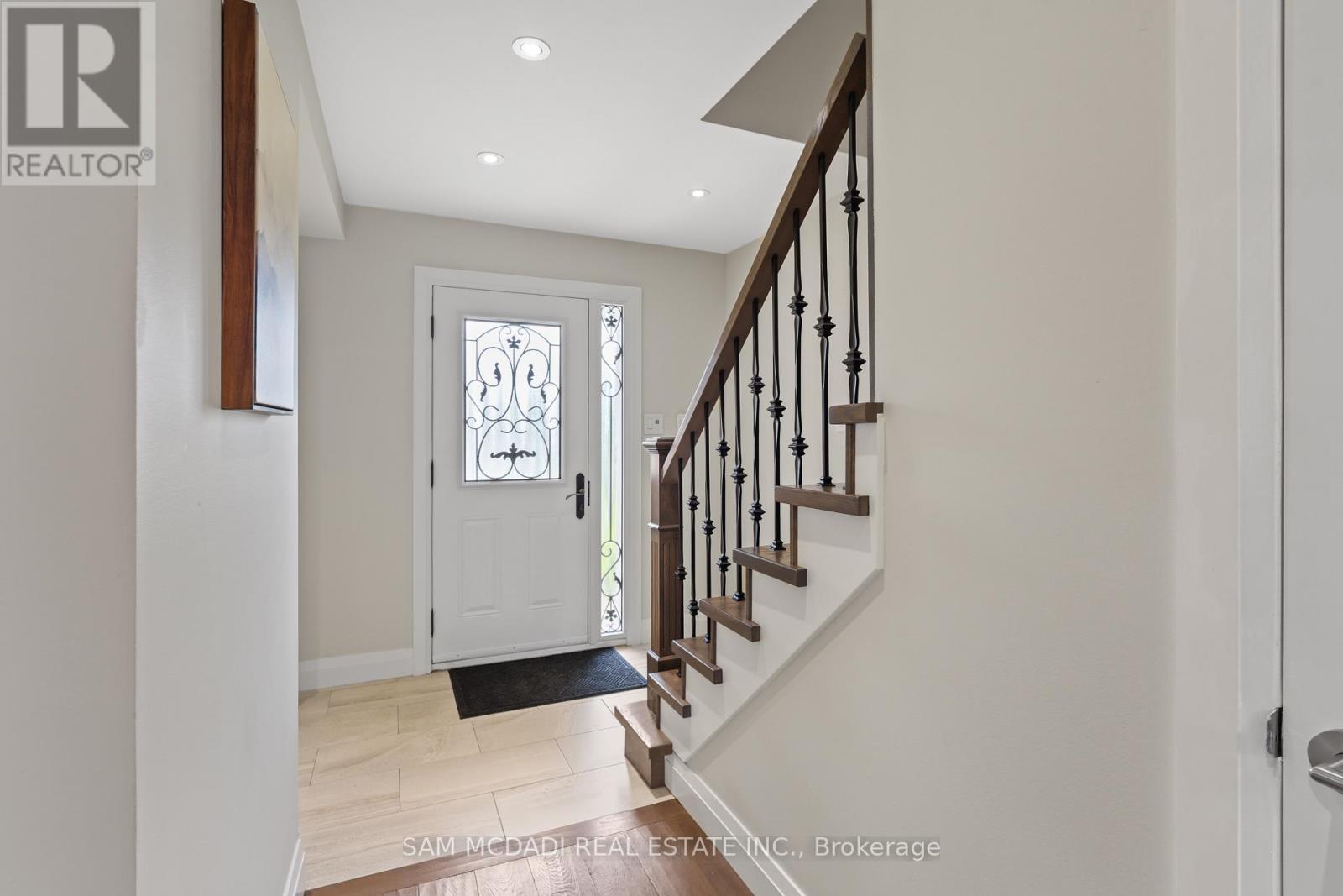 1541 Cuthbert Avenue, Mississauga, Ontario  L5M 3R6 - Photo 6 - W13513022