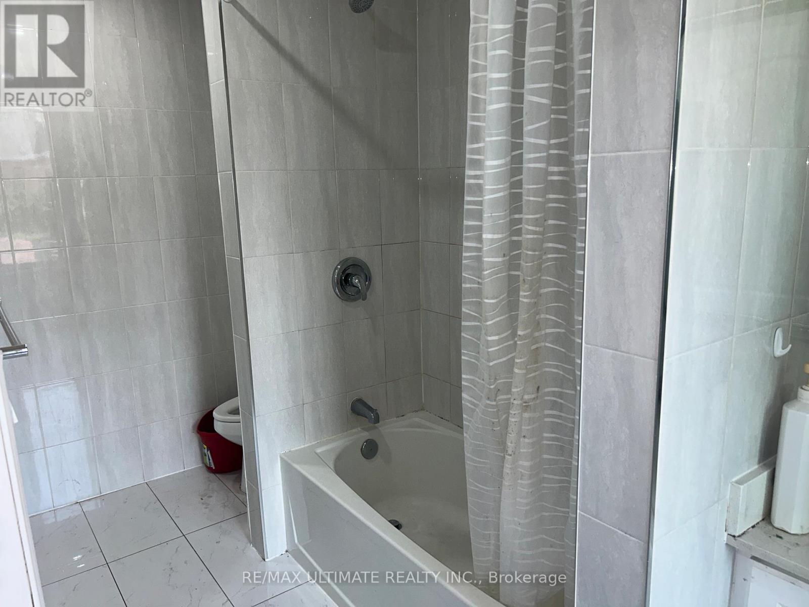 2nd Floor - 120 Lansdowne Avenue, Toronto, Ontario  M6K 2V9 - Photo 8 - W13513070