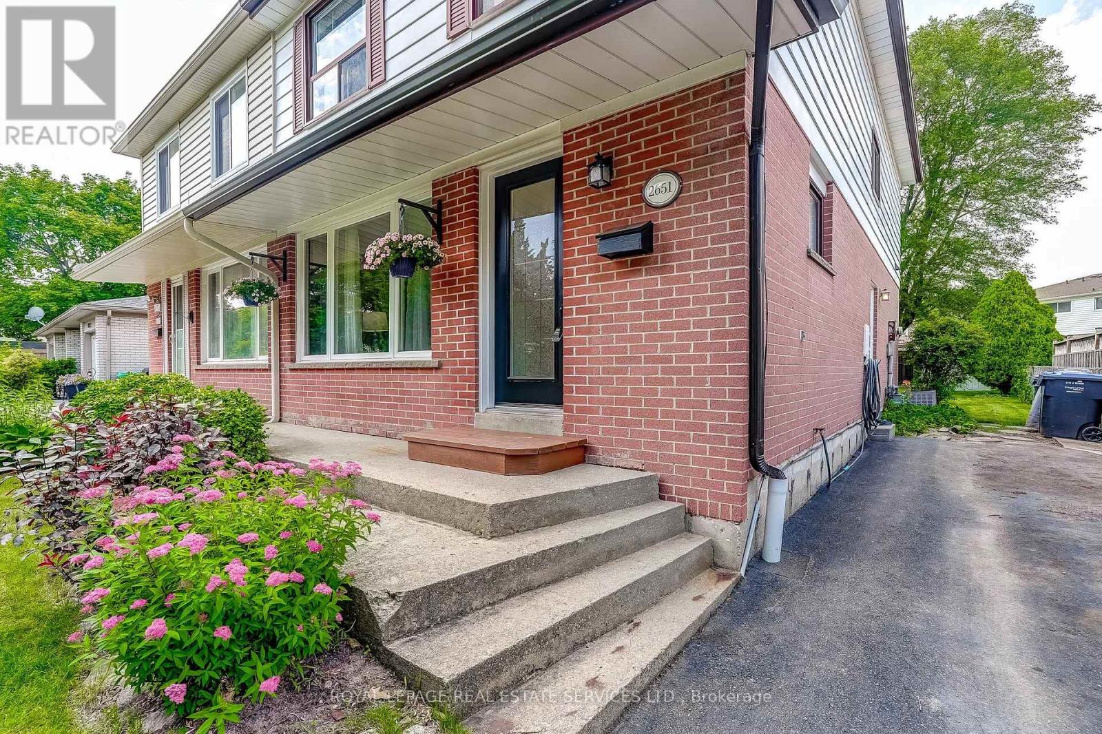 2651 Hollington Crescent, Mississauga, Ontario  L5K 1E8 - Photo 3 - W13513348