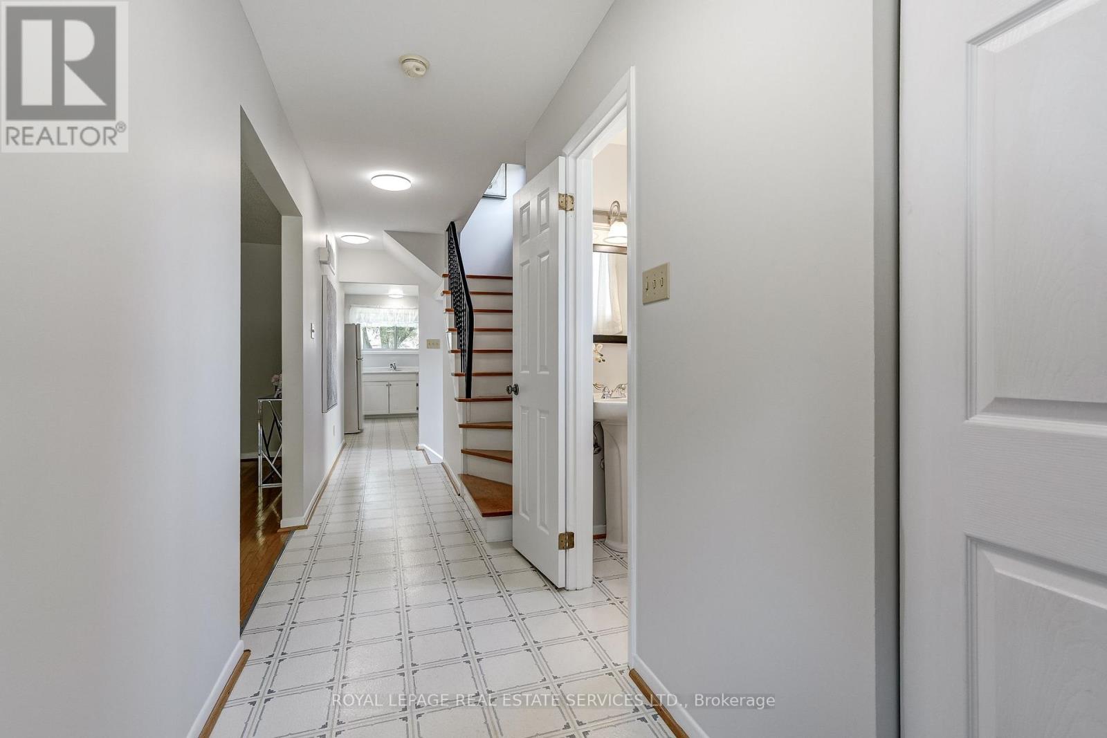2651 Hollington Crescent, Mississauga, Ontario  L5K 1E8 - Photo 5 - W13513348