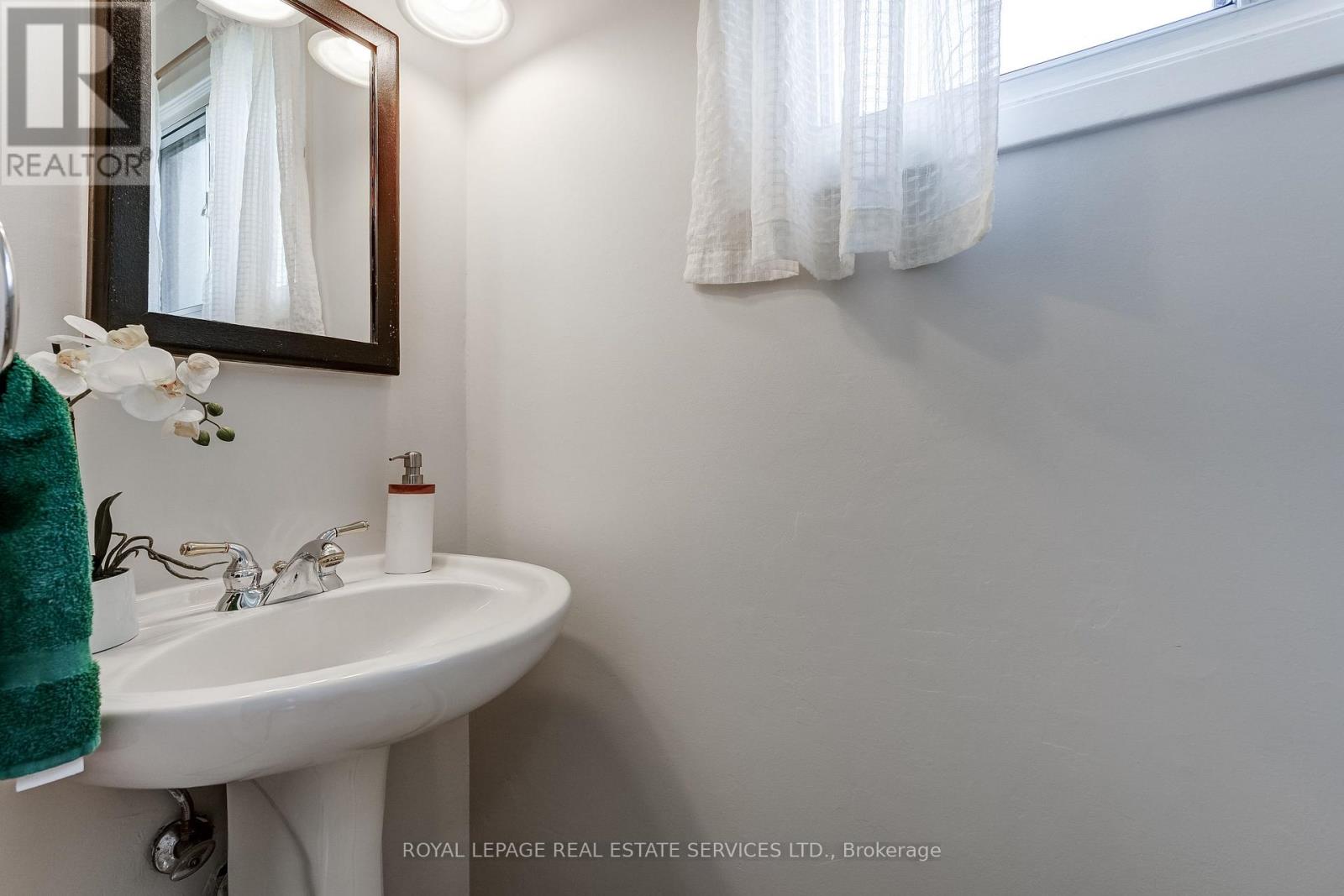 2651 Hollington Crescent, Mississauga, Ontario  L5K 1E8 - Photo 6 - W13513348