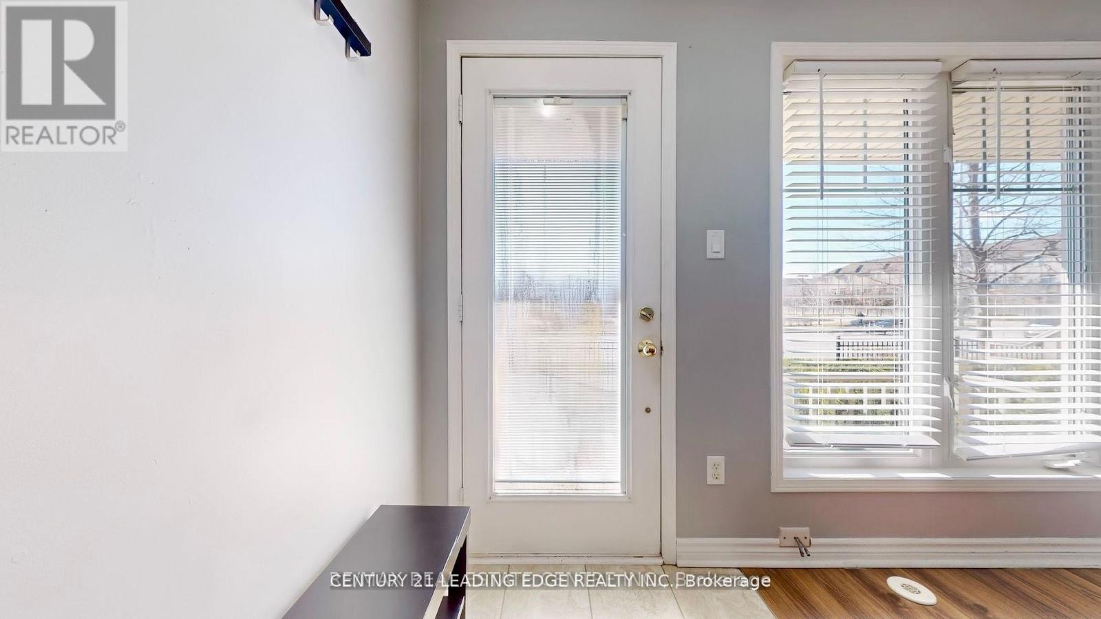 5 - 3335 Thomas Street, Mississauga, Ontario L5M 0P7 - Photo 2 - W13513476