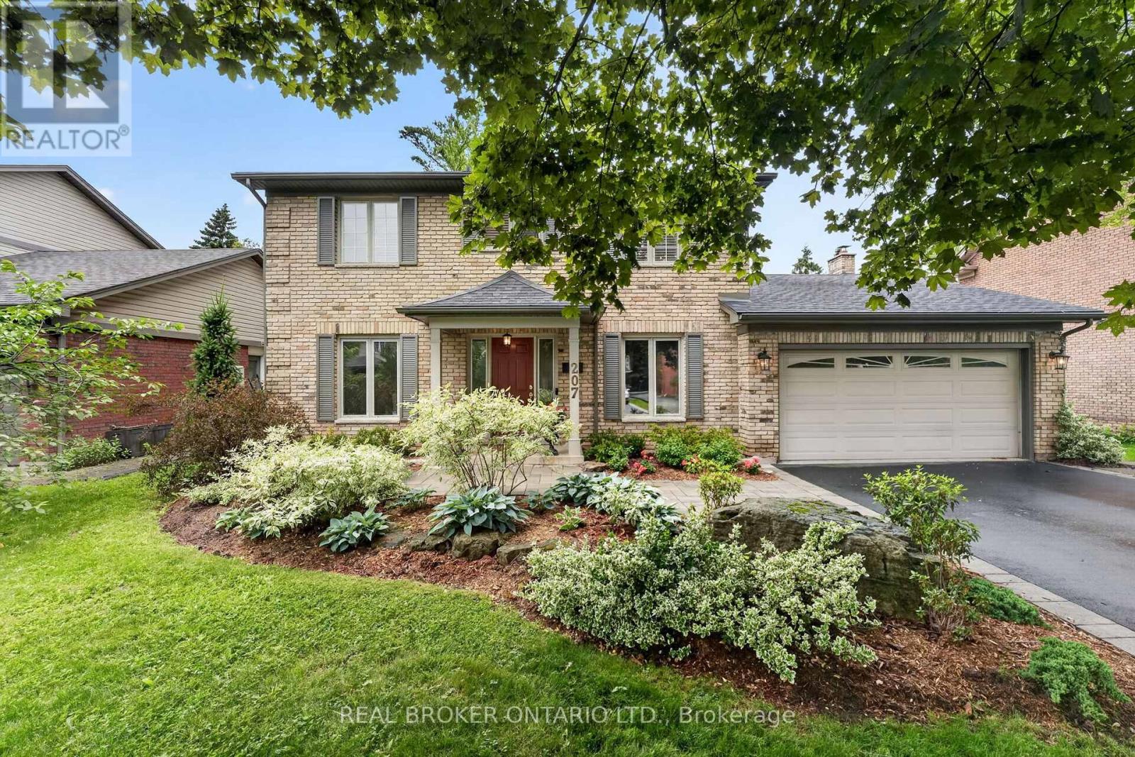 207 Longfield Crescent, Hamilton, Ontario  L9G 3W4 - Photo 2 - X13513170