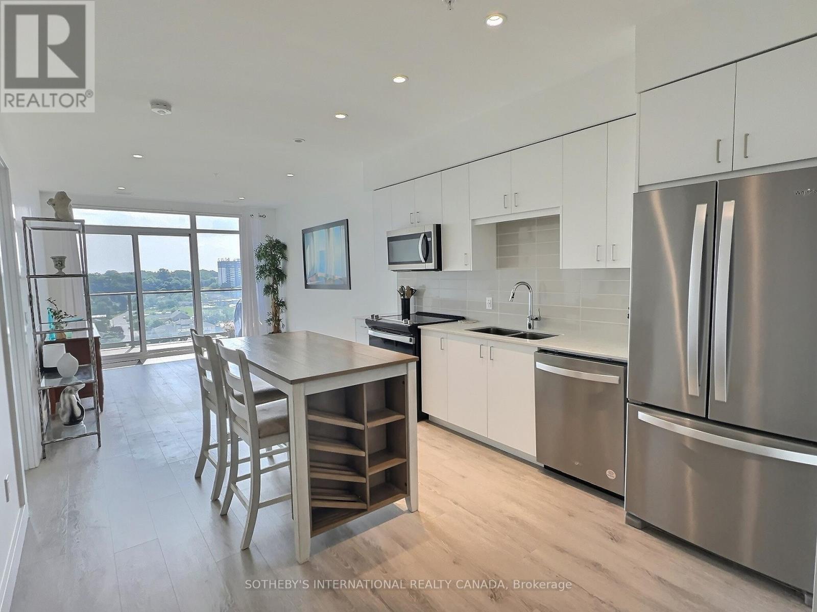 1107 - 15 GLEBE STREET