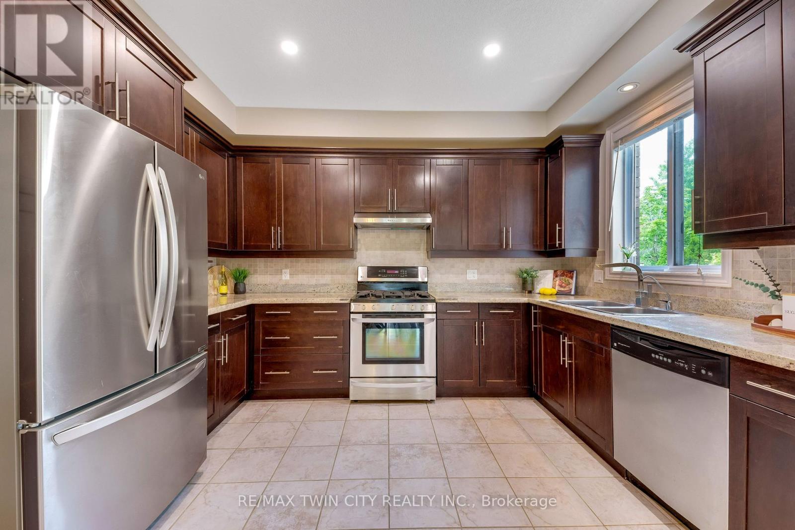 430 Kelso Drive, Waterloo, Ontario  N2V 2S1 - Photo 8 - X13513406