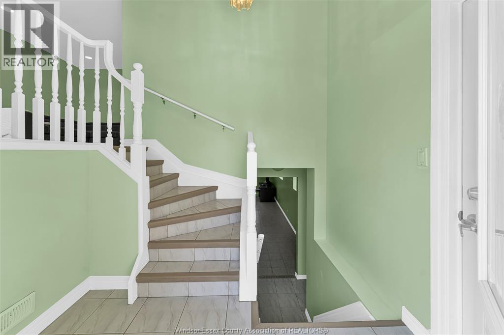 714 Cabana Road East, Windsor, Ontario  N9G 1A4 - Photo 4 - 26015809