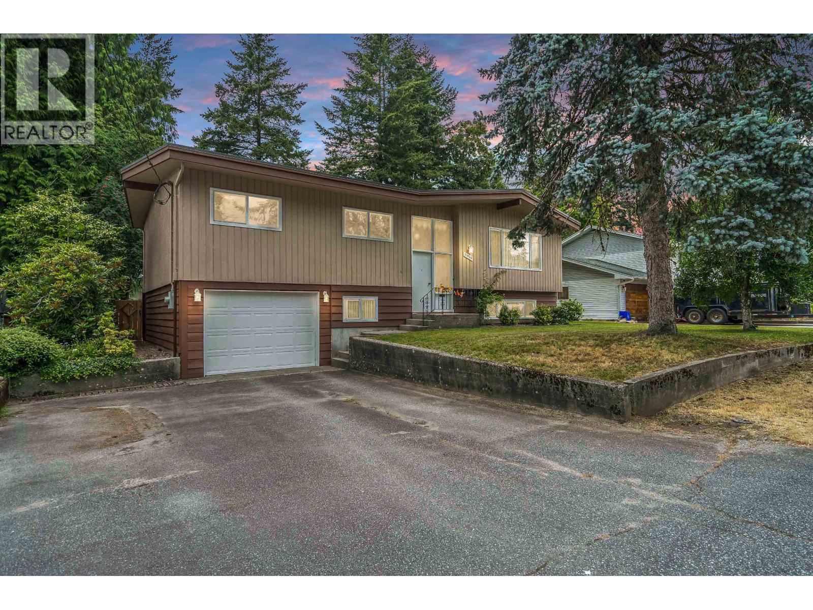 11939 HALL STREET, maple ridge, British Columbia