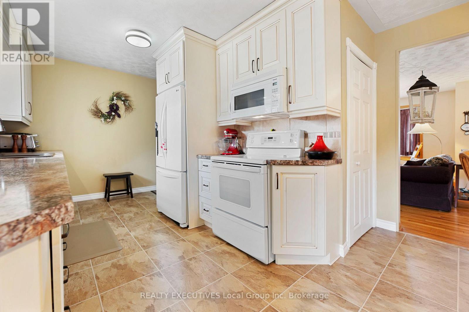 1005 Pinecreek Road S, Callander, Ontario  P0H 1H0 - Photo 10 - X13513494