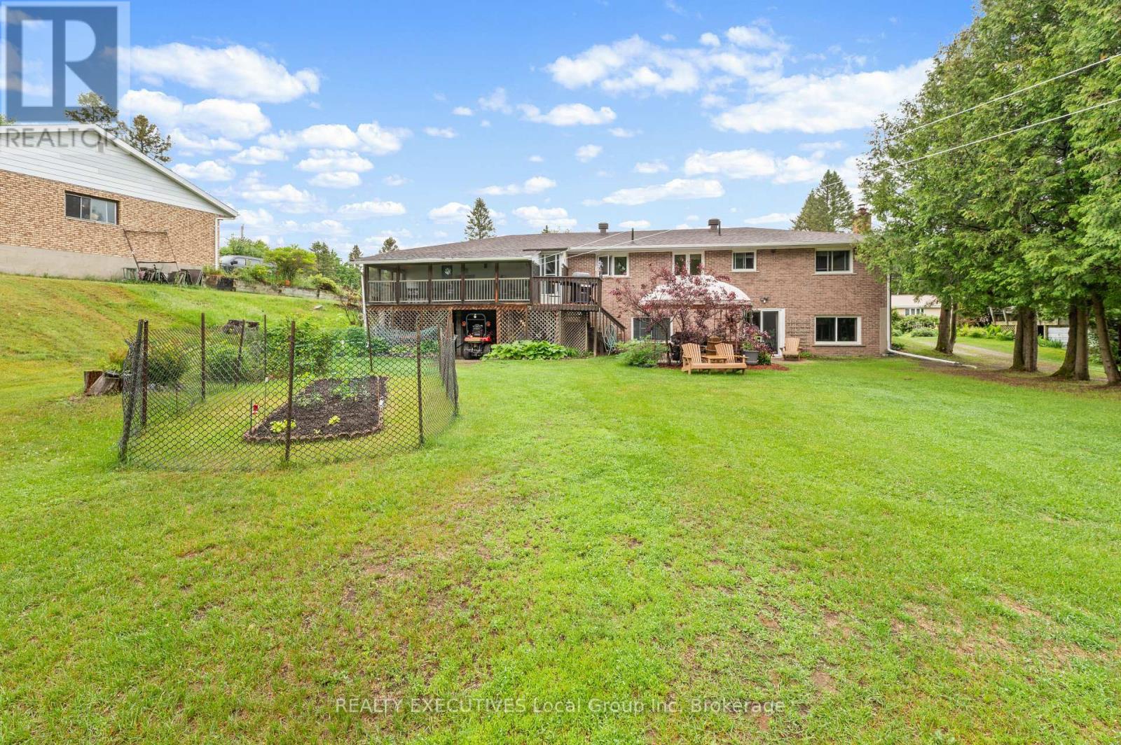1005 Pinecreek Road S, Callander, Ontario  P0H 1H0 - Photo 2 - X13513494