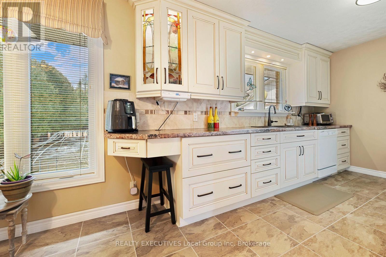 1005 Pinecreek Road S, Callander, Ontario  P0H 1H0 - Photo 9 - X13513494