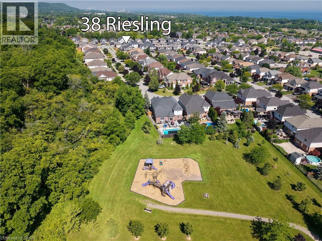 38 Riesling Street, Grimsby, Ontario  L3M 0L2 - Photo 35 - 40844595