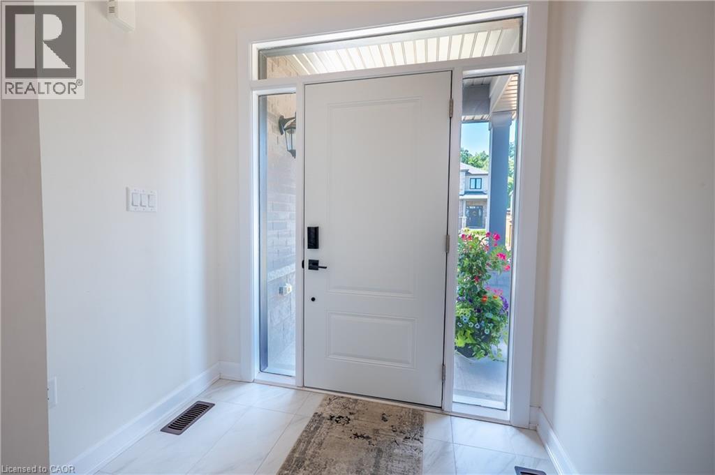38 Riesling Street, Grimsby, Ontario  L3M 0L2 - Photo 4 - 40844595