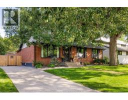 2 SUMMER COURT, Windsor, Ontario