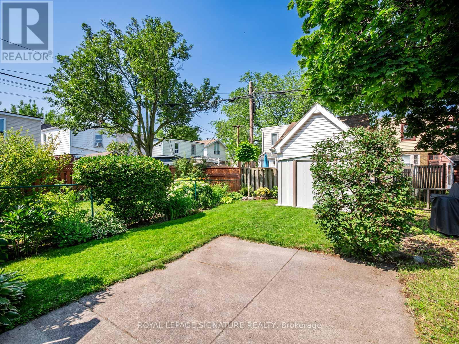 4 Kimbourne Avenue, Toronto, Ontario  M4J 4J2 - Photo 39 - E13512460