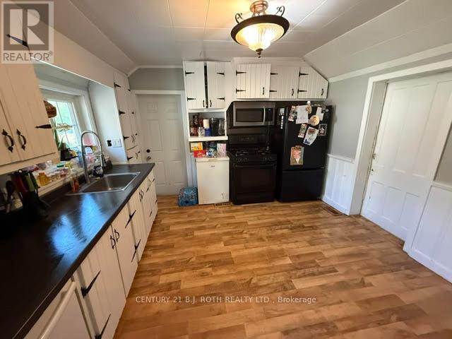 28 Caroline Street, Barrie, Ontario L4N 2S3 - Photo 3 - S13513606