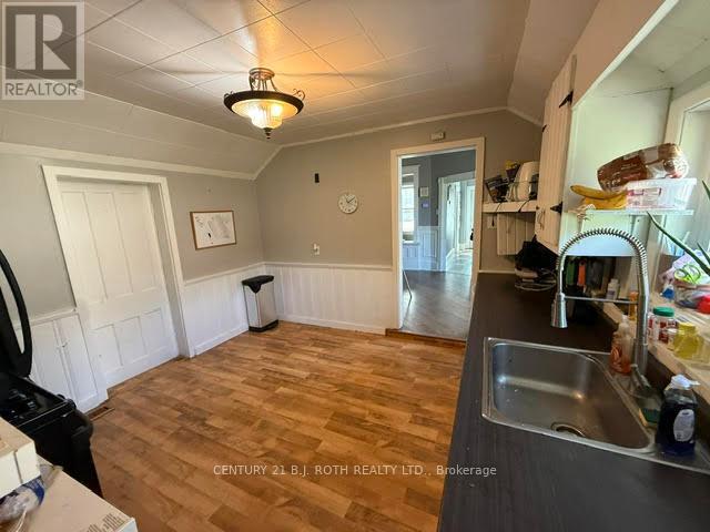 28 Caroline Street, Barrie, Ontario L4N 2S3 - Photo 4 - S13513606