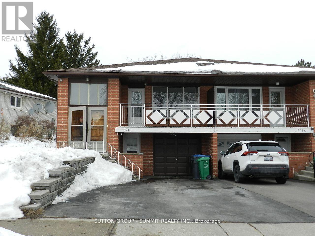 UPPER - 3367 VERHOEVEN DRIVE