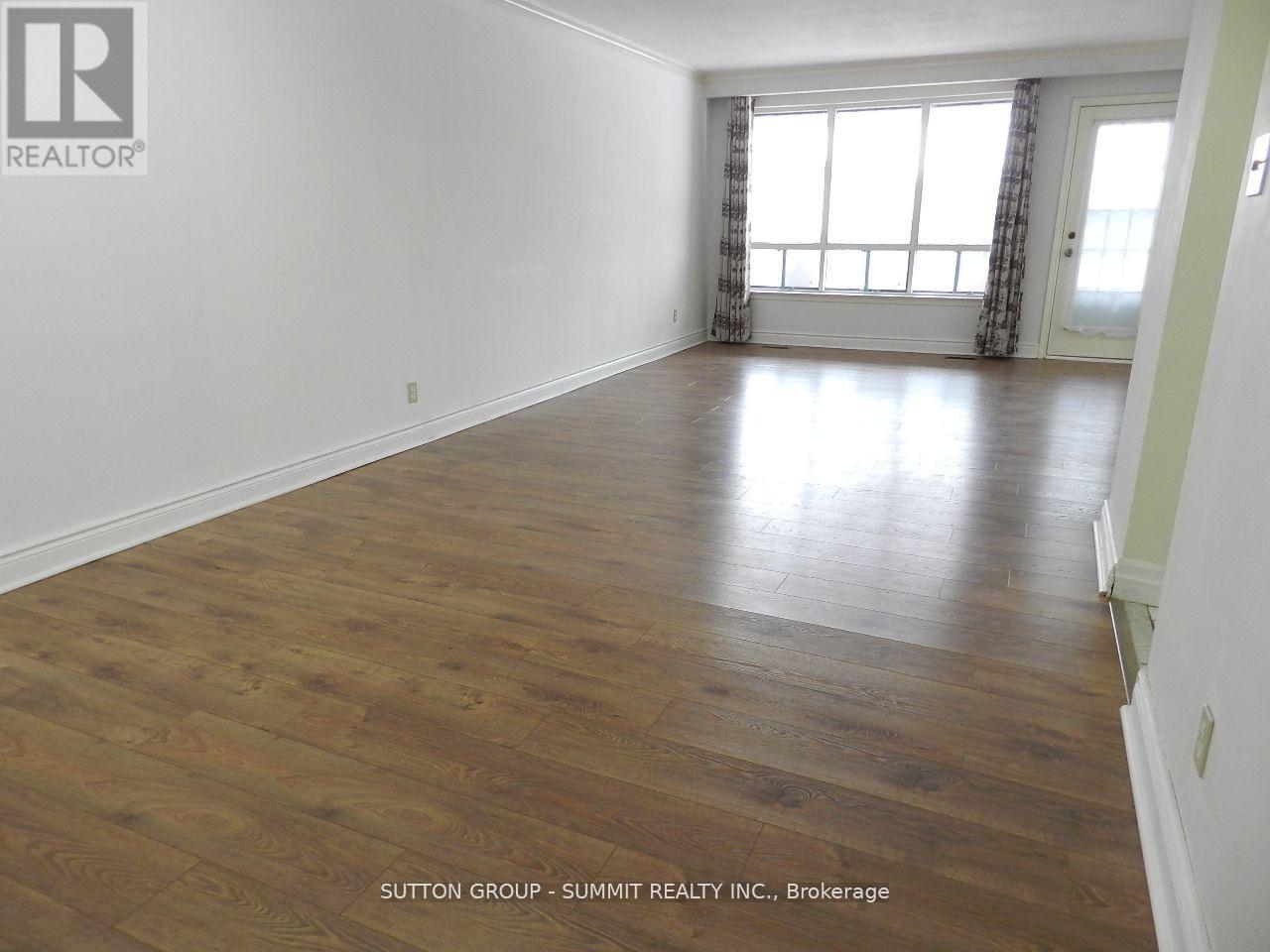 Upper - 3367 Verhoeven Drive, Mississauga, Ontario  L5C 2B3 - Photo 11 - W13513522